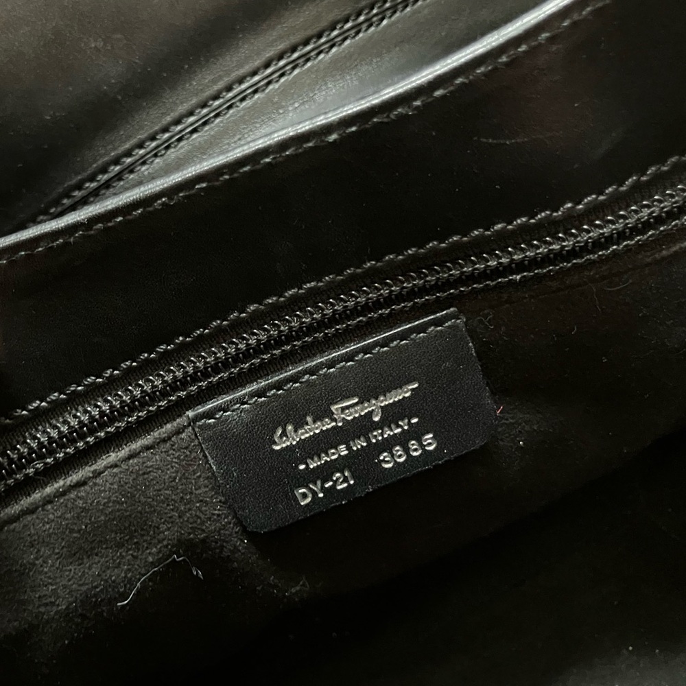 Salvatore Ferragamo Black Shoulder Bag With Dust Bag - Picture 2 of 9